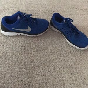 Nike blue shoes youth size 6 great deal!